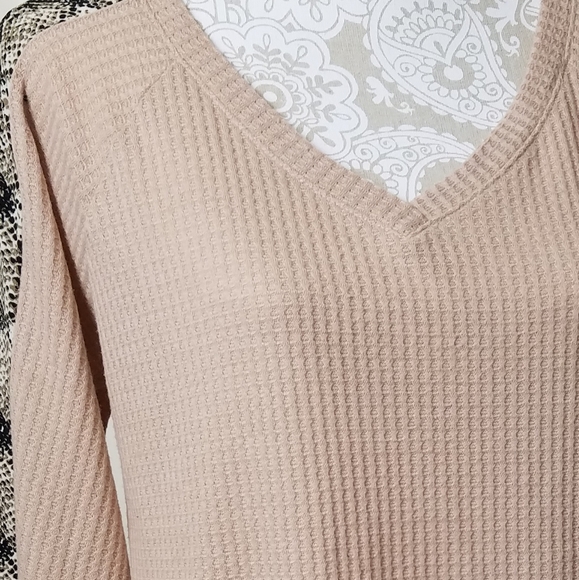 Hailey & Co oversized long sleeved thermal sweater size small/medium - Picture 5 of 9